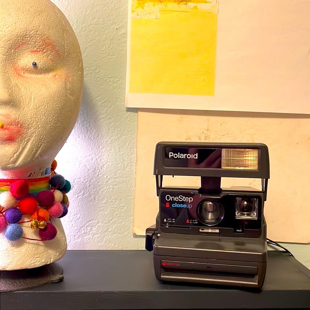 Vintage Polaroid, camera 600 film. Wonderful condition.